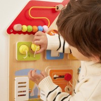 Drewniana tablica manipulacyjna sensoryczna - domek