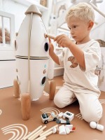 Drewniana rakieta kosmiczna z figurkami i akcesoriami